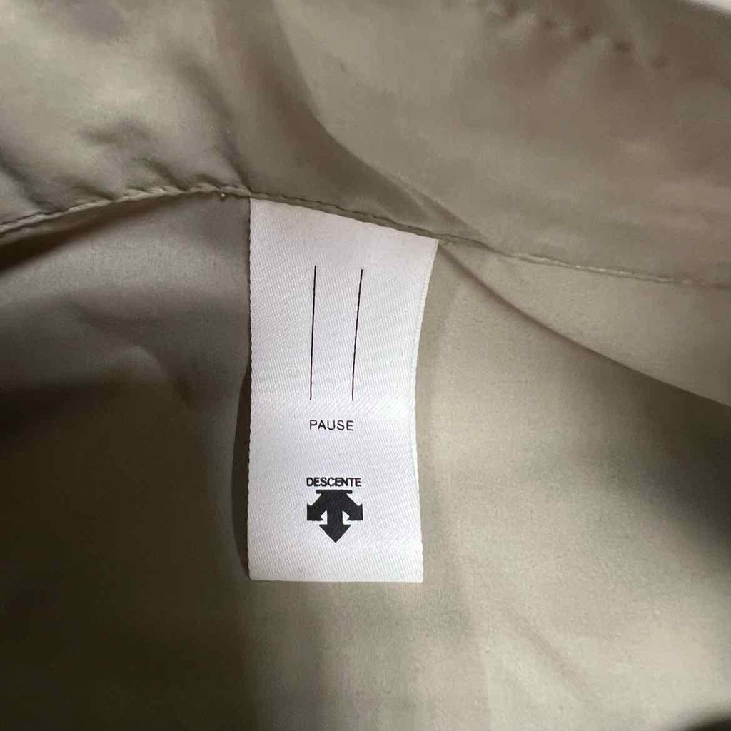 Descente Half Zip Pullover "UTILITY" Beige Used Size L
