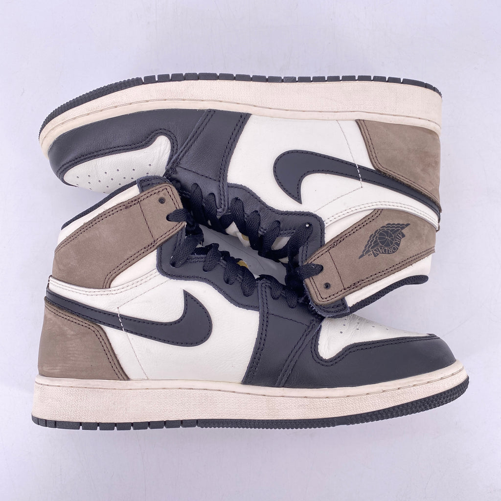 Air Jordan (GS) 1 Retro High "Mocha" 2020 Used Size 7Y