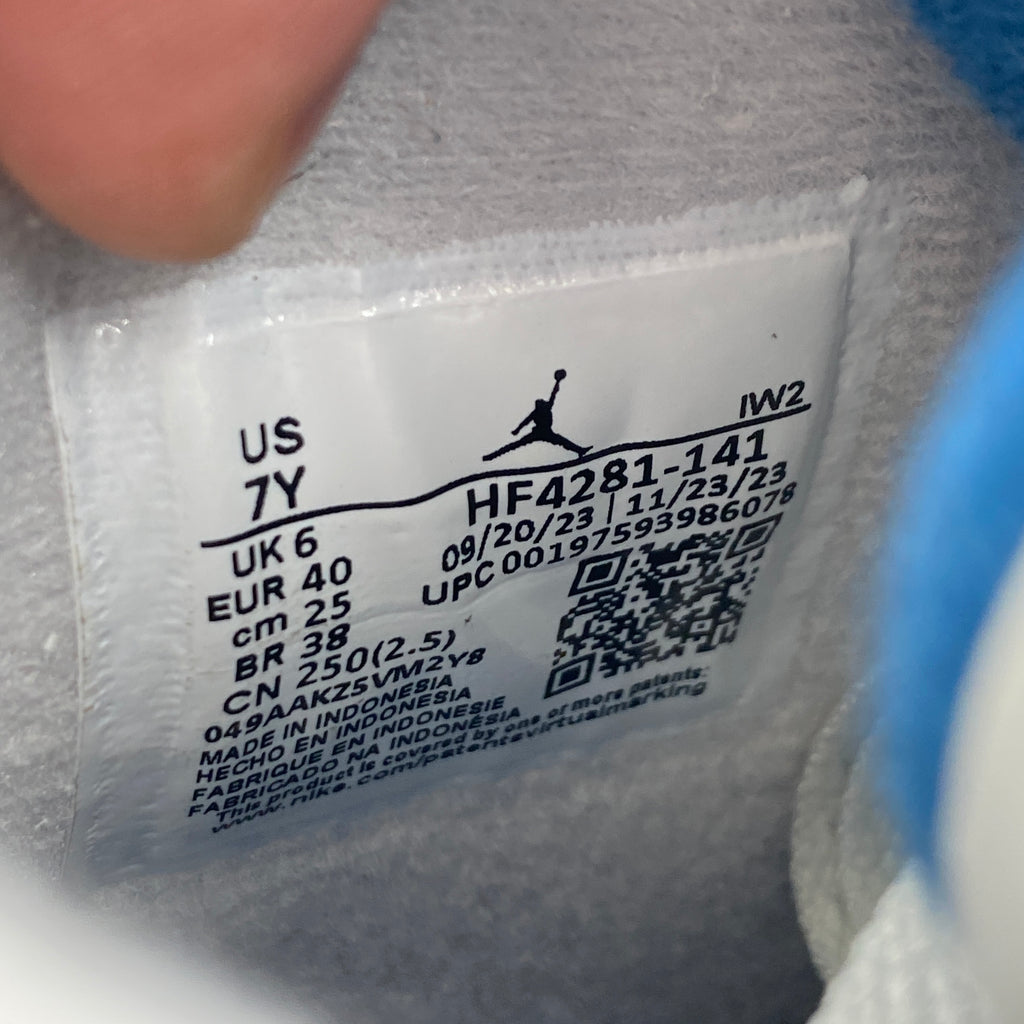 Air Jordan (GS) 4 Retro "Military Blue" 2024 Used Size 7Y