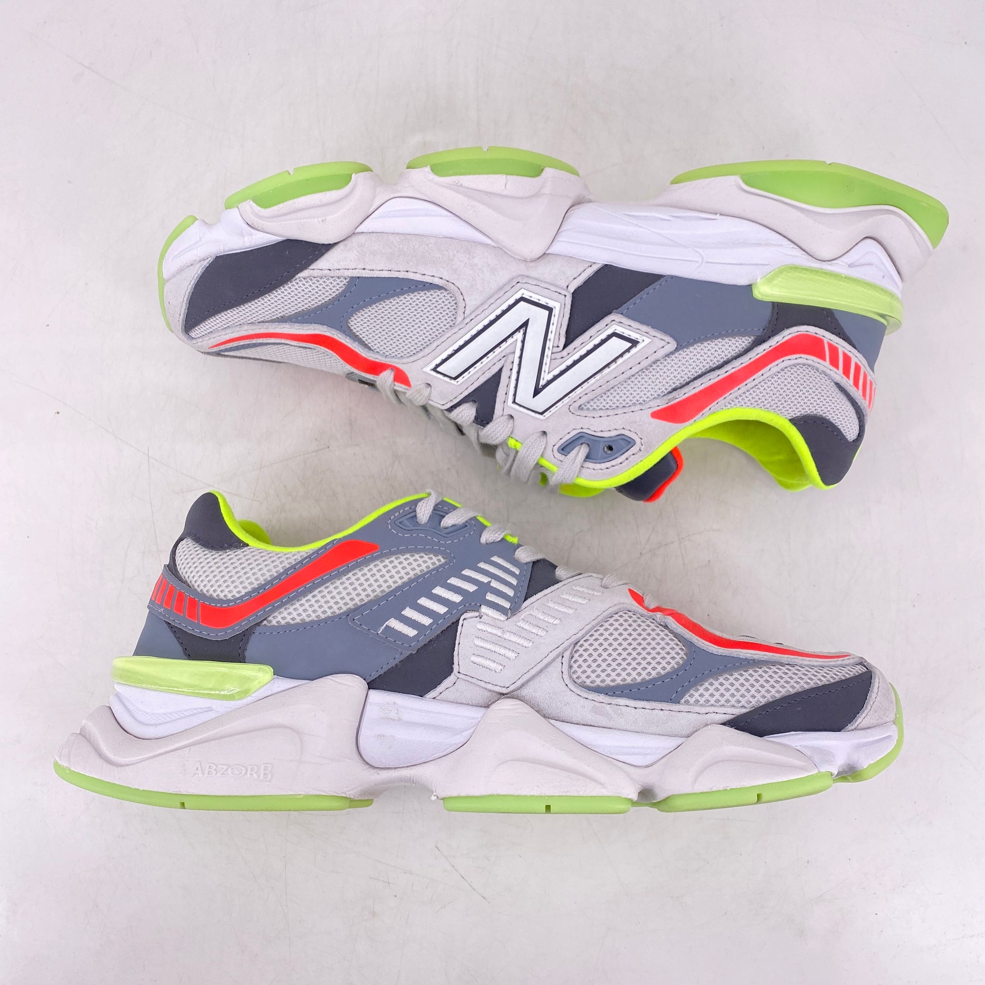 New Balance 9060 &quot;Dtle Glow&quot; 2023 Used Size 11