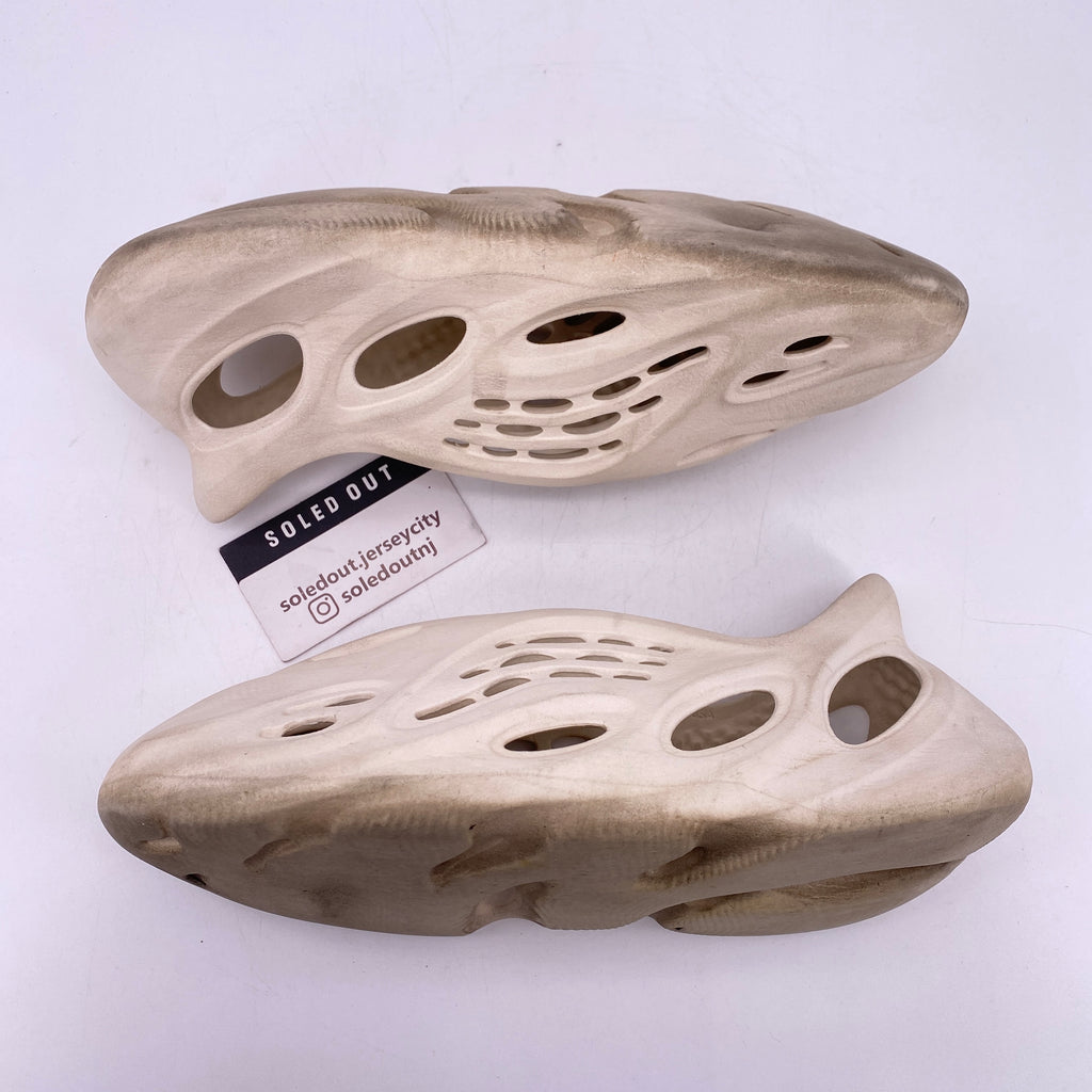 Yeezy Foam RNNR "Sand" 2021 Used Size 10