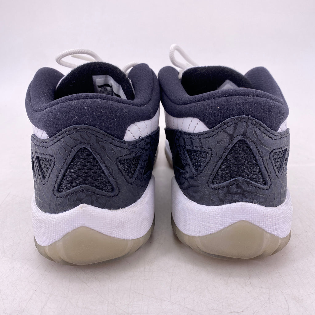 Air Jordan (GS) 11 Retro Low "White Black" 2011 Used Size 6.5Y