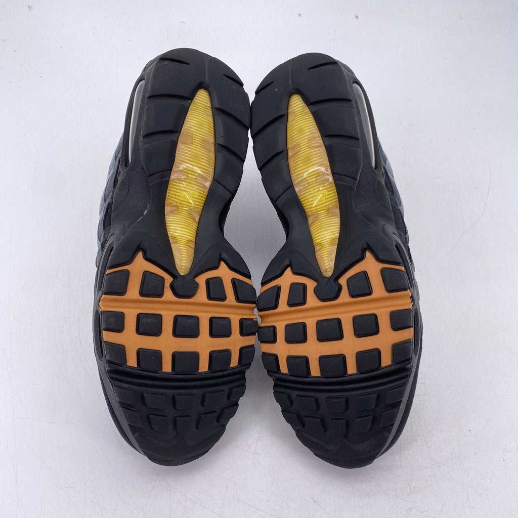 Nike Air Max 95 "Icons Yellow Strike" 2023 Used Size 9