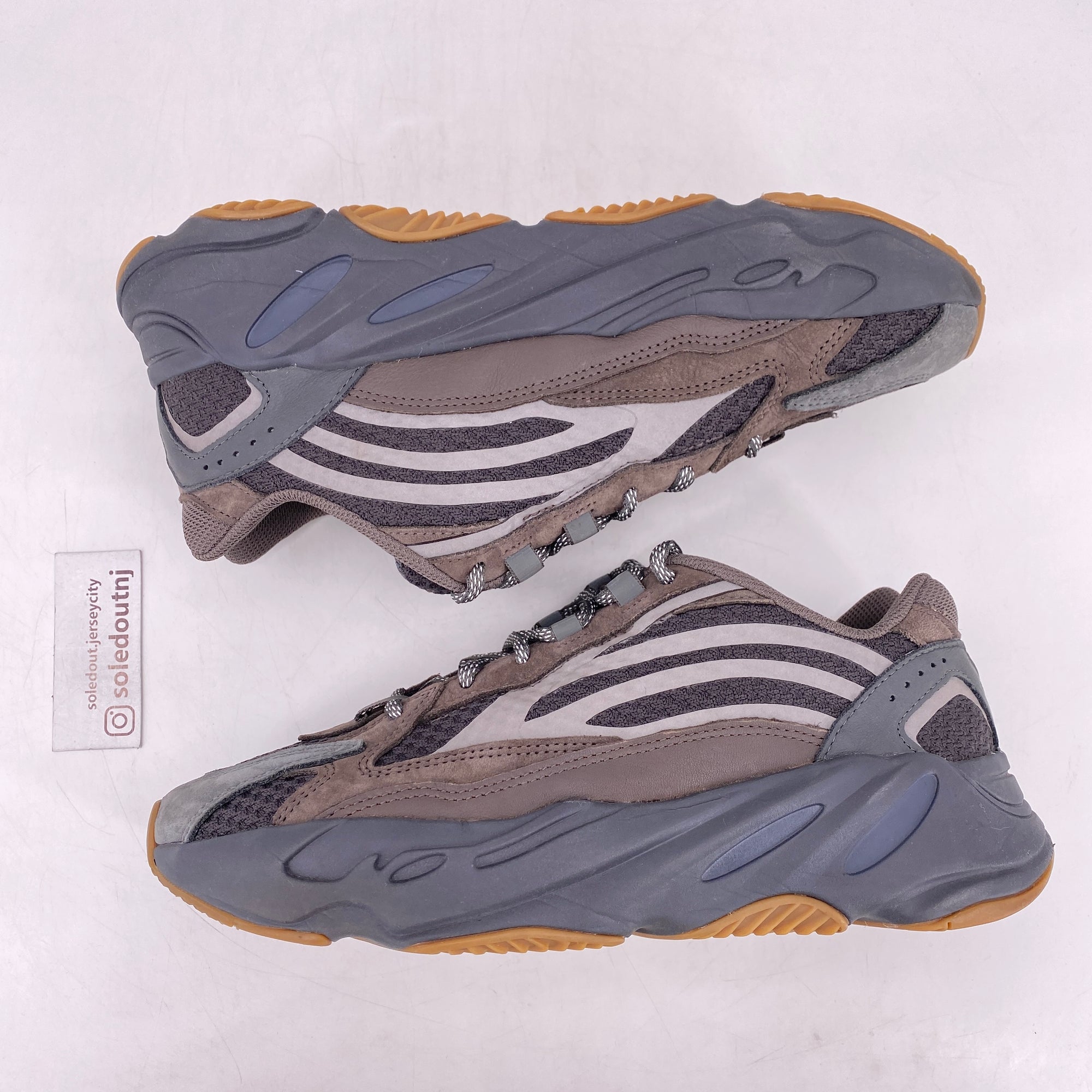 Yeezy 700 v2 &quot;Geode&quot; 2019 Used Size 8.5