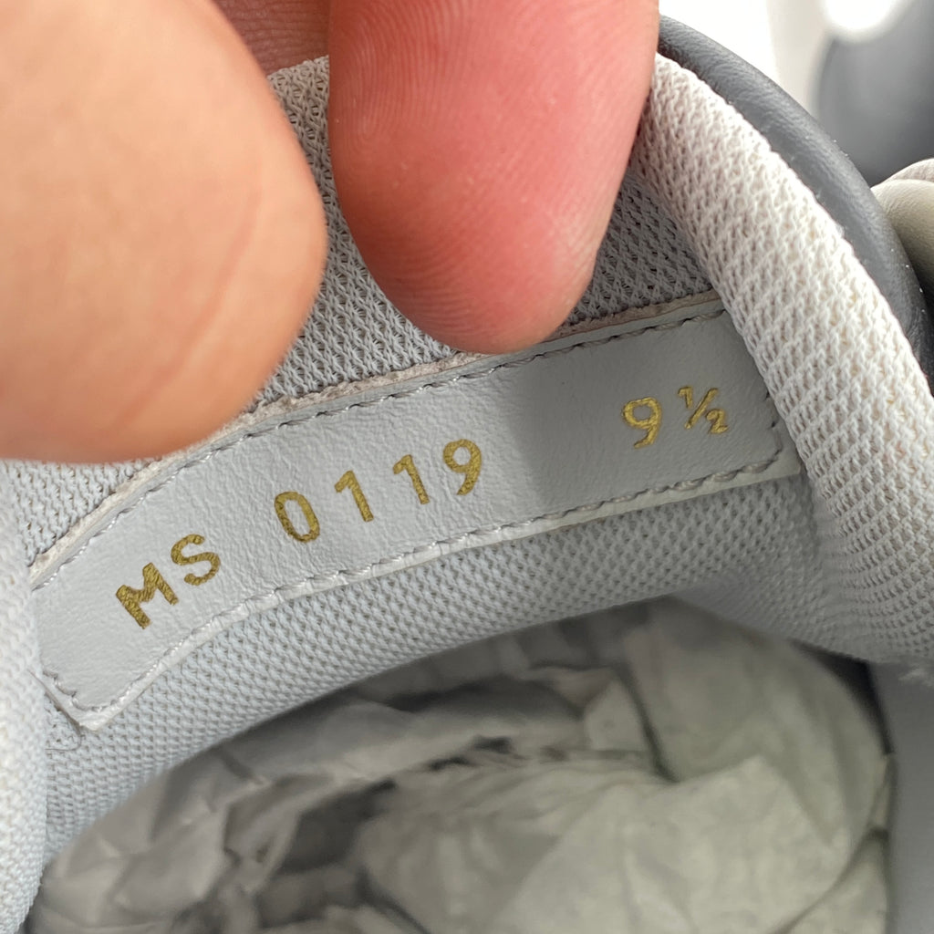 Louis Vuitton Trainer "Virgil Abloh"  Used Size 9.5LV