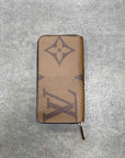 Louis Vuitton Wallet "GIANT MONOGRAM" Used Brown Size OS