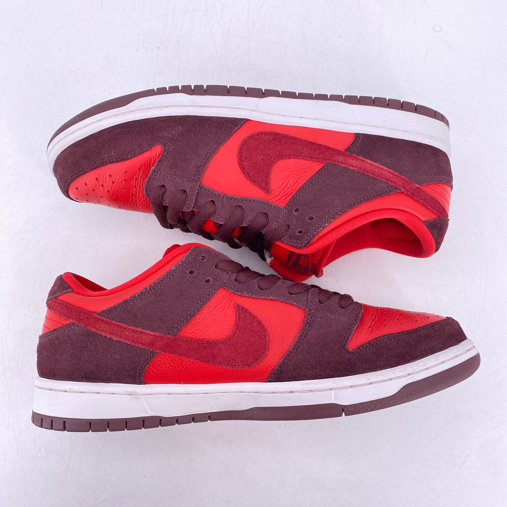 Nike SB Dunk Low "Cherry" 2022 Used Size 10.5