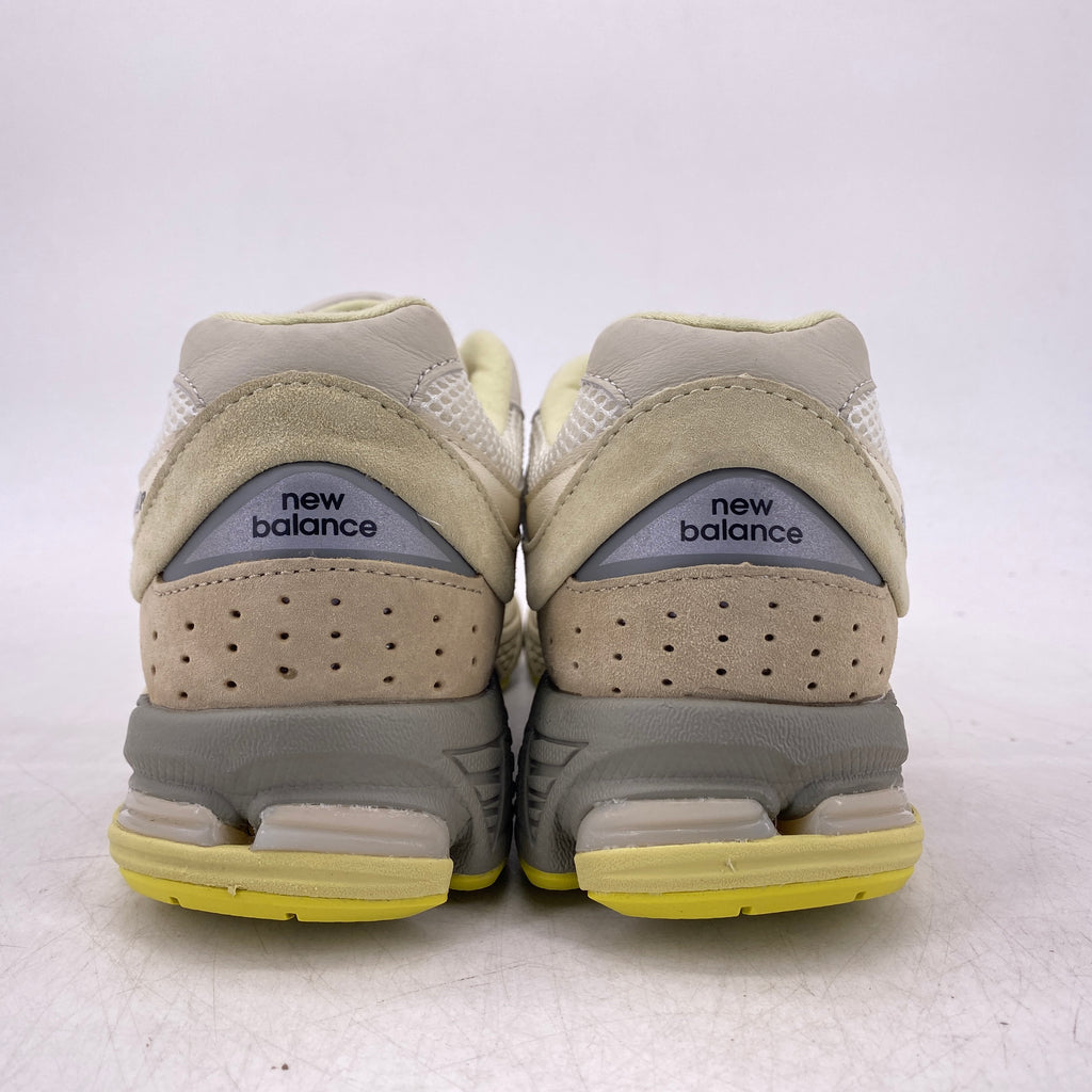 New Balance 2002R "Aura Lee White" 2022 Used Size 7.5