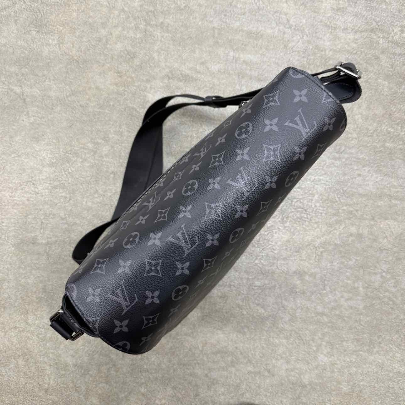 Louis Vuitton Messenger Bag &quot;MONOGRAM&quot; Used Black