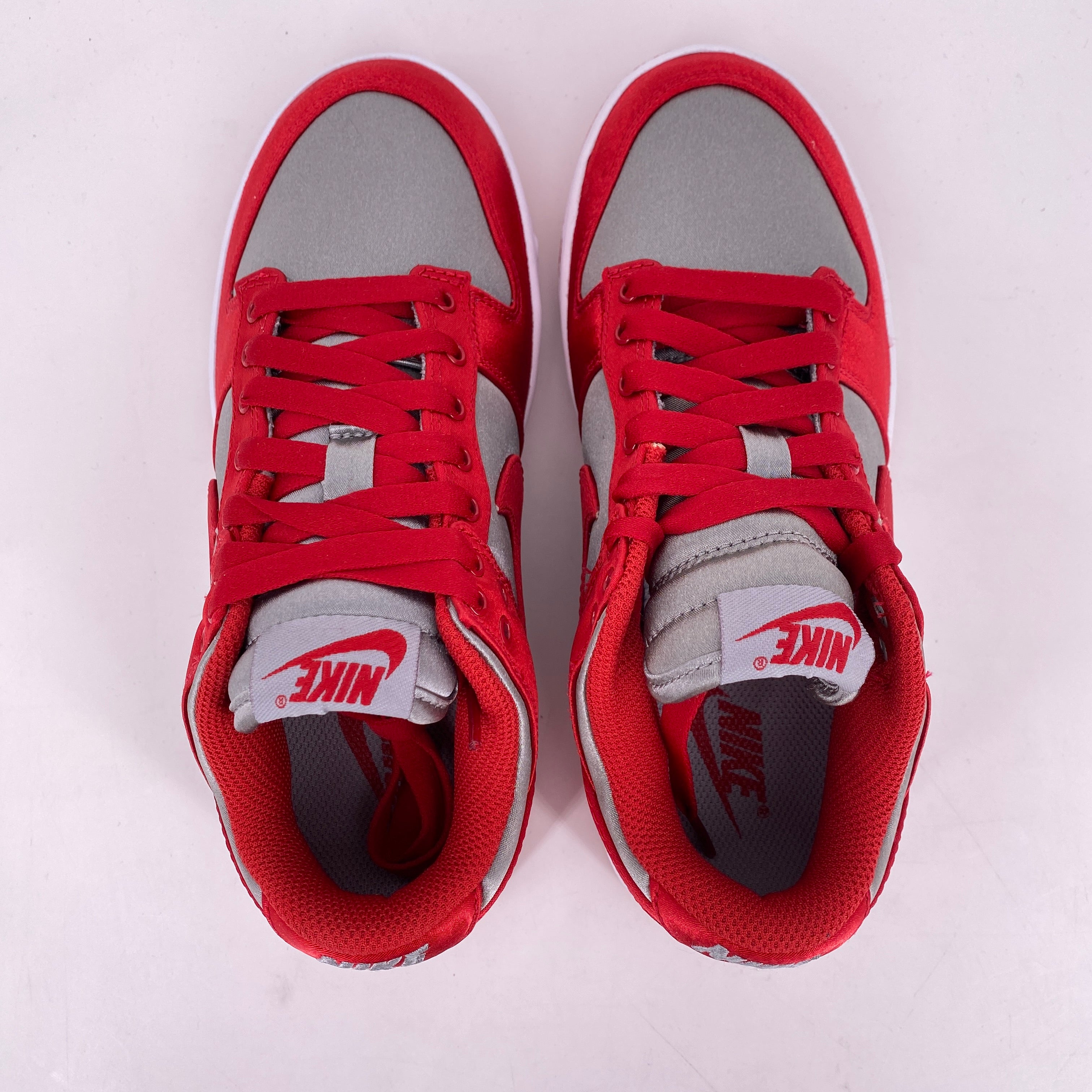 Nike shops Dunk Low size 5W