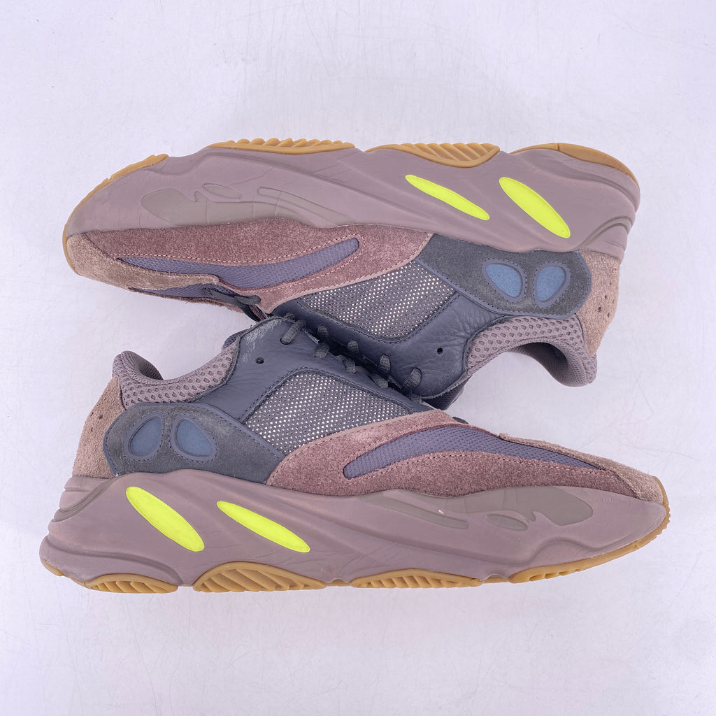 Yeezy 700 "Mauve" 2018 Used Size 12