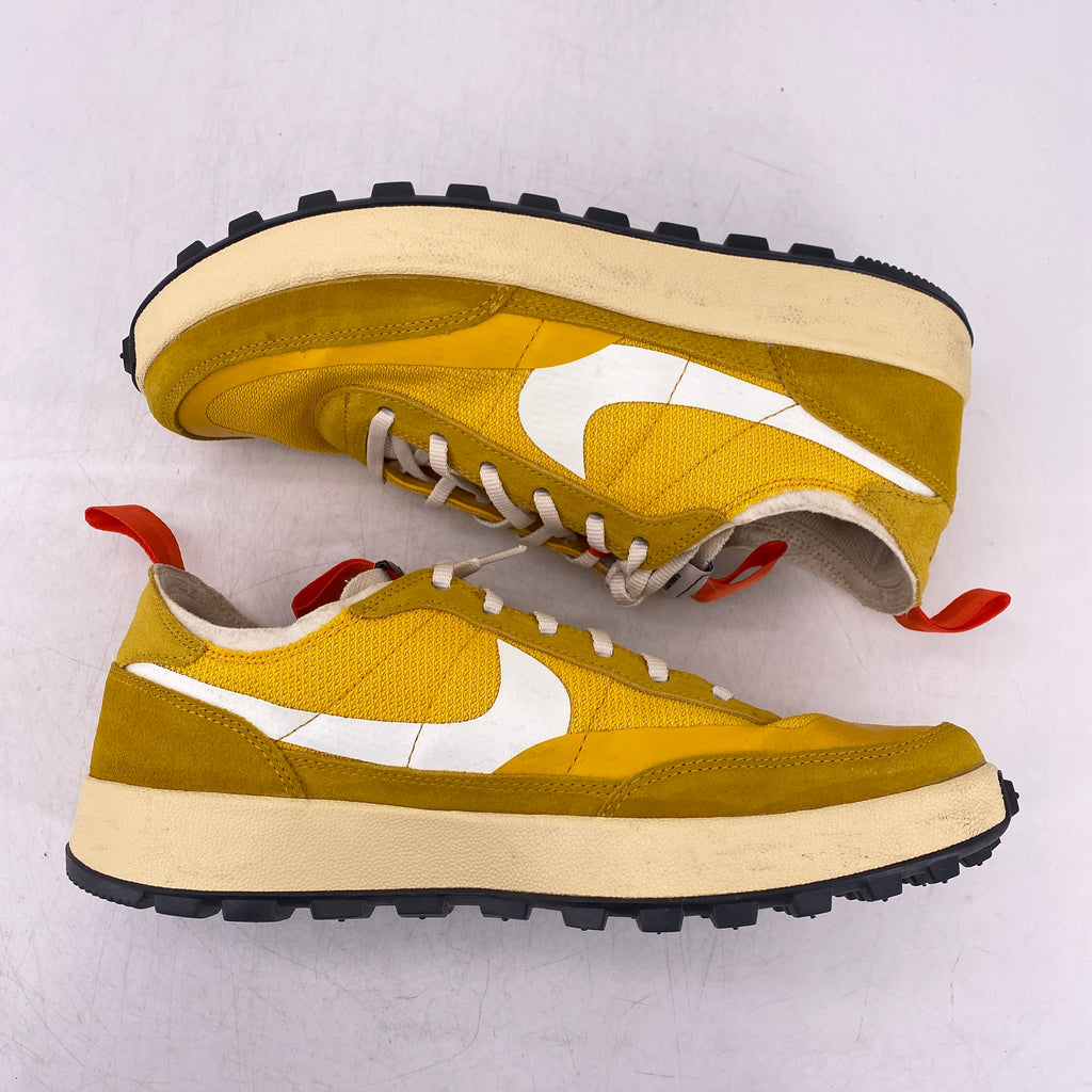 Nike (W) General Purpose Shoe "Dark Sulfur" 2022 Used Size 12W