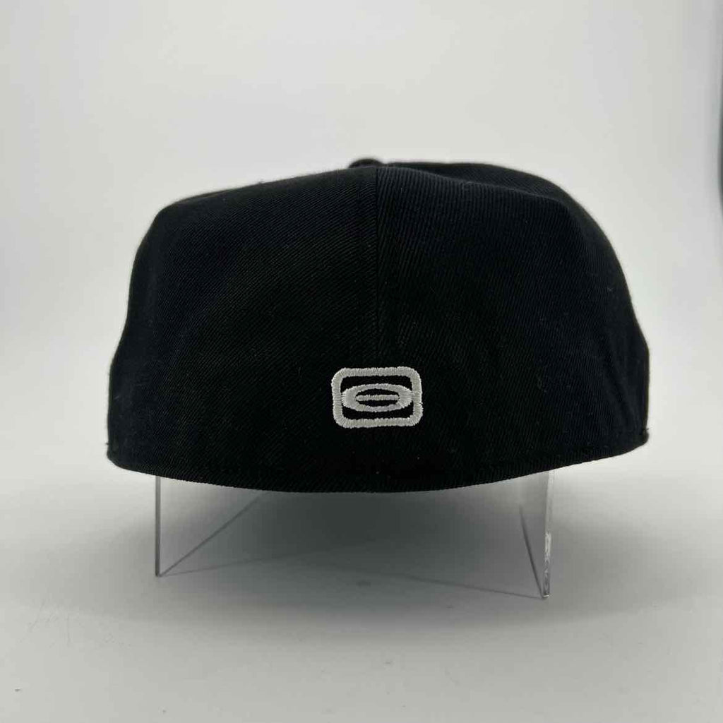 YVL Fitted Hat "WHITE BLACK" Used Size 8