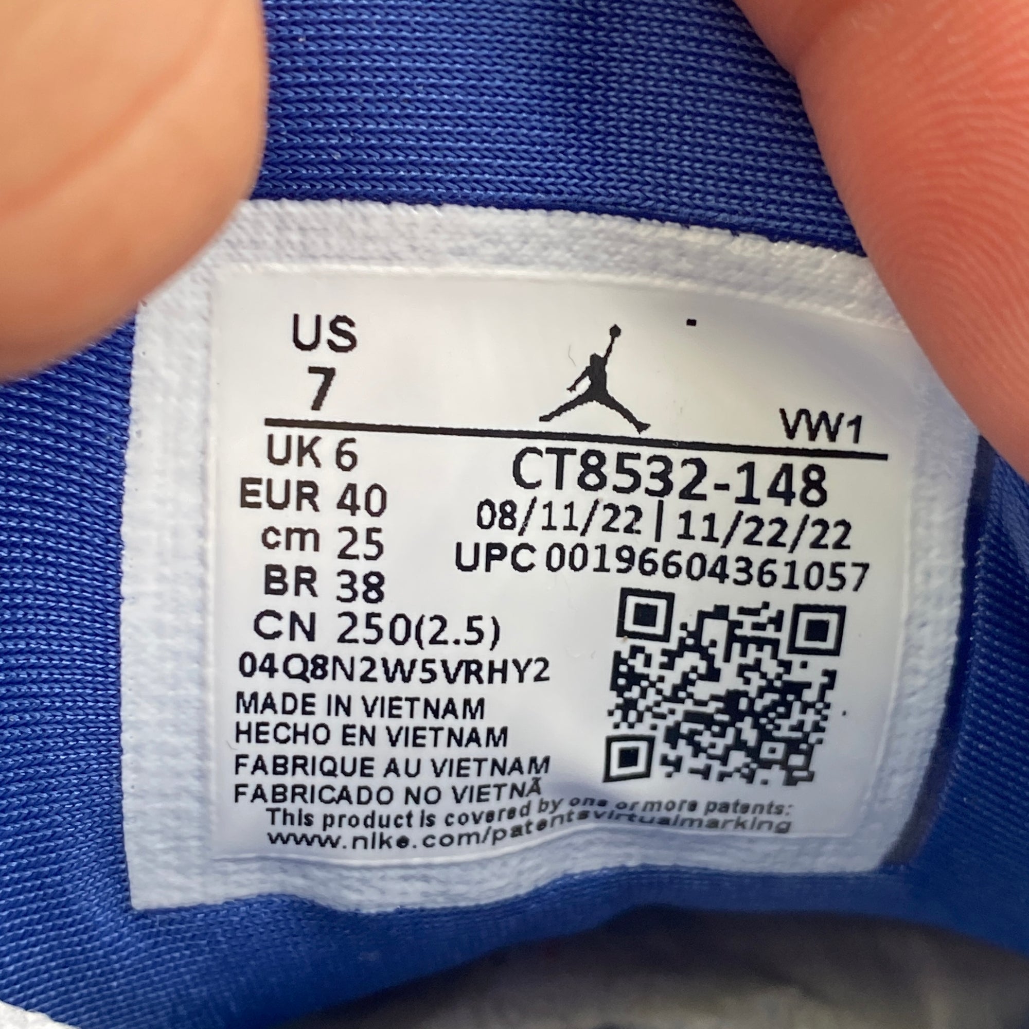 nike and jordan badges for women shoes