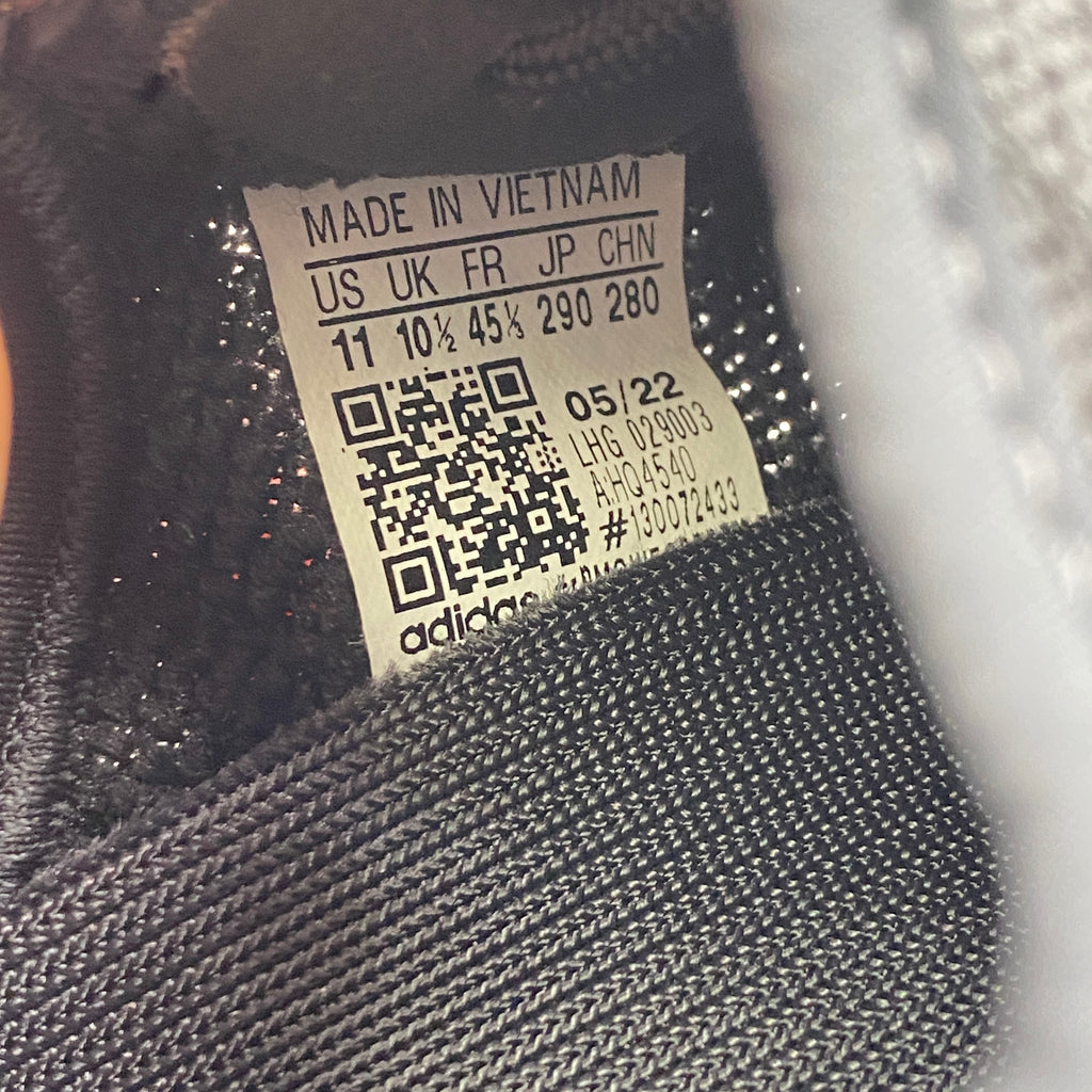 Yeezy 350 v2 "Onyx" 2022 New Size 11