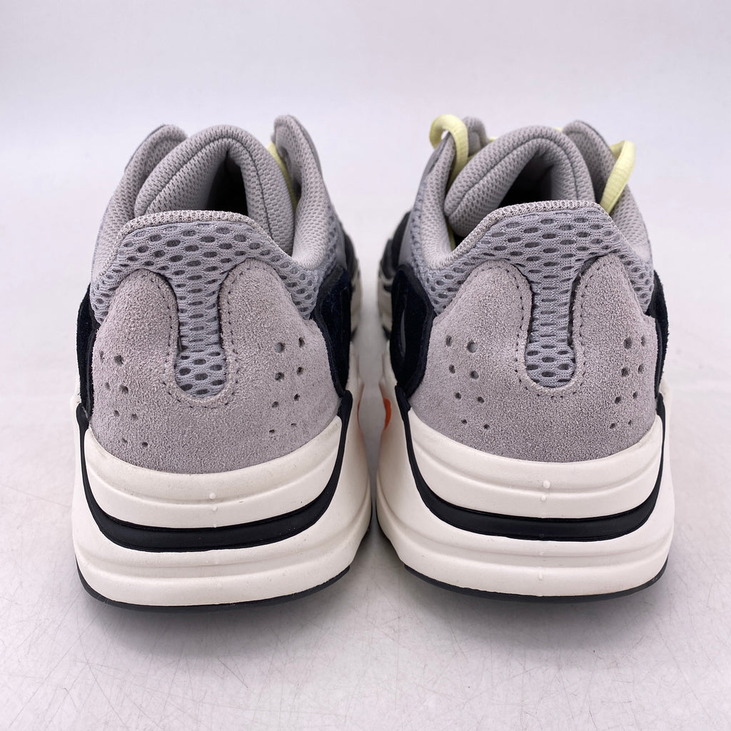 Yeezy 700 "Waverunner" 2017 Used Size 9