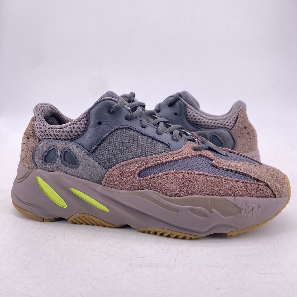 Yeezy 700 "Mauve" 2018 Used Size 9