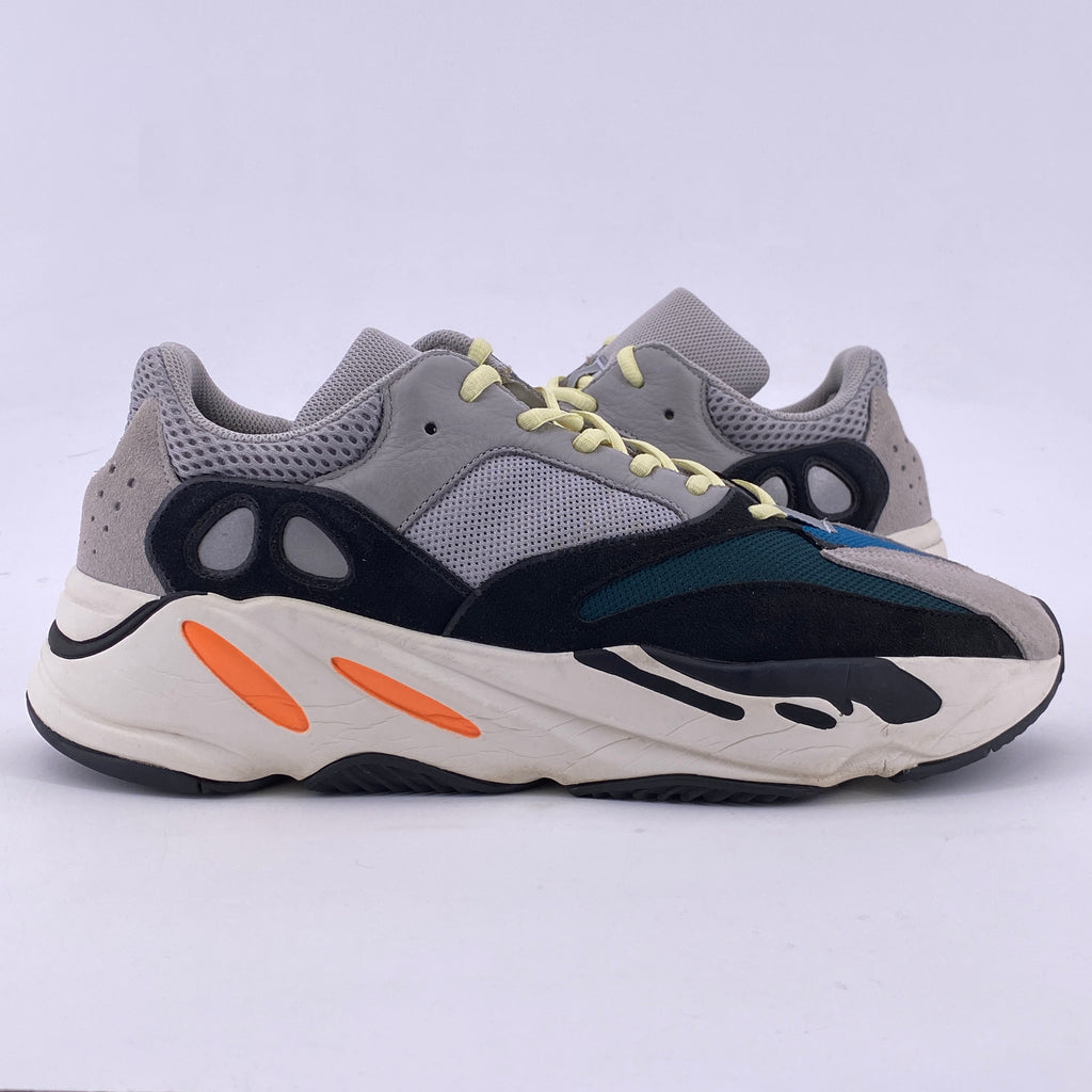 Yeezy 700 "Waverunner" 2022 Used Size 13