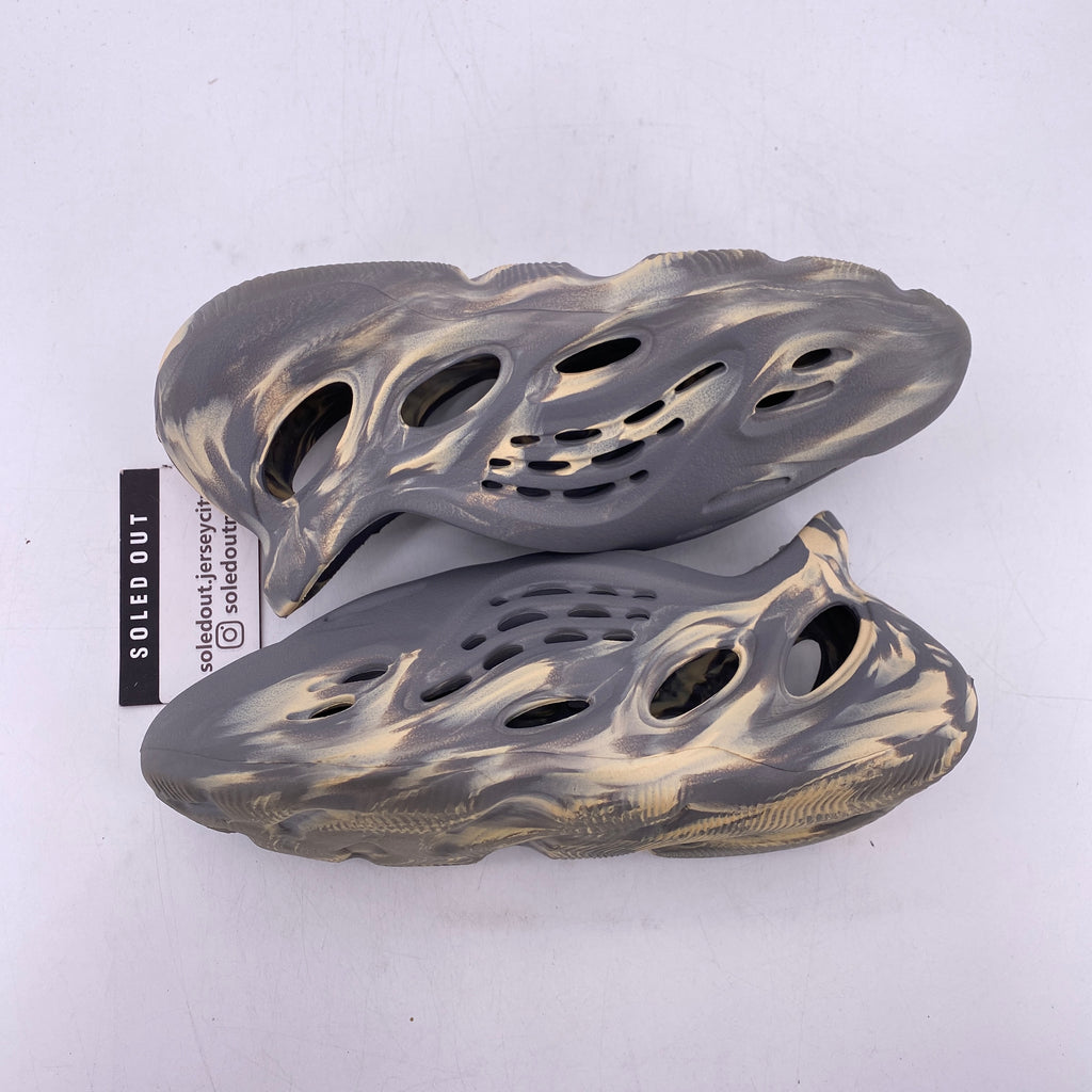 Yeezy Foam RNNR "Mxt Moon Gray" 2021 Used Size 5