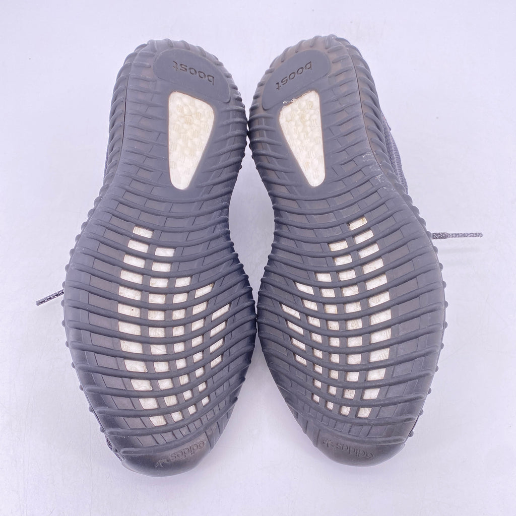 Yeezy 350 v2 "Black Non-Reflective" 2019 Used Size 9.5