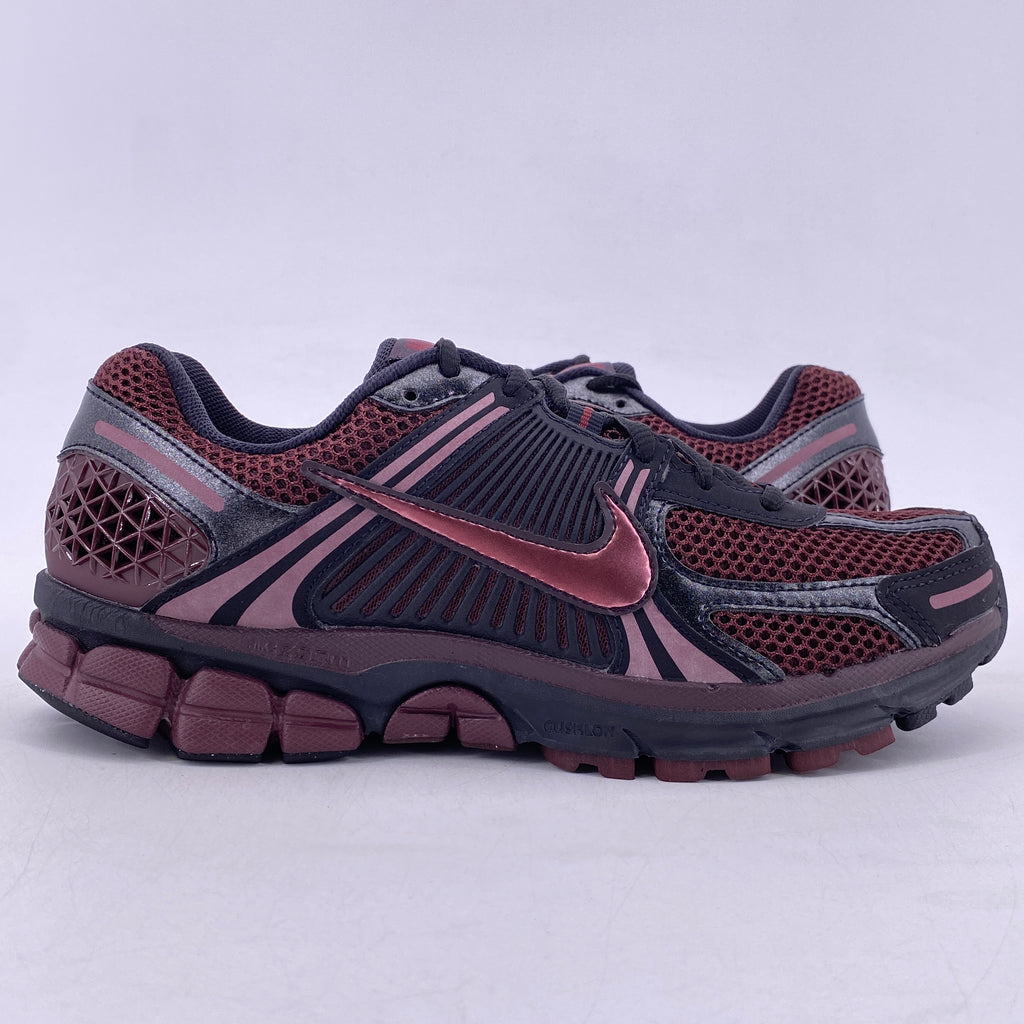 Nike (W) Zoom Vomero 5 "Black Burgundy Crush" 2023 Used Size 10W