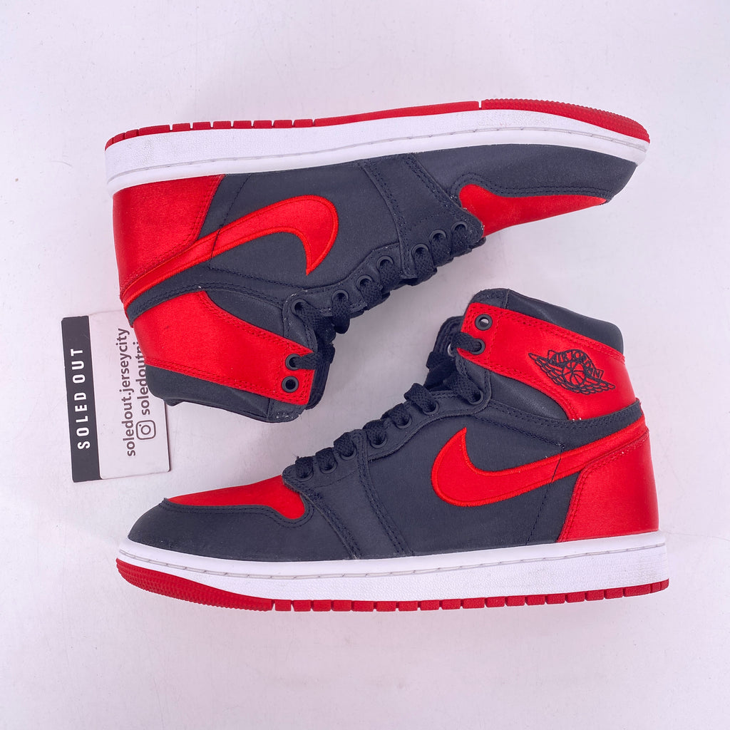 Air Jordan (W) 1 Retro High OG "Satin Bred" 2023 Used Size 7W