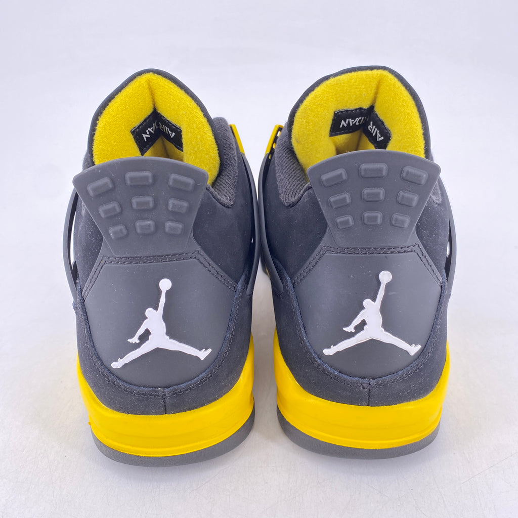 Air Jordan 4 Retro "Thunder" 2023 Used Size 9.5