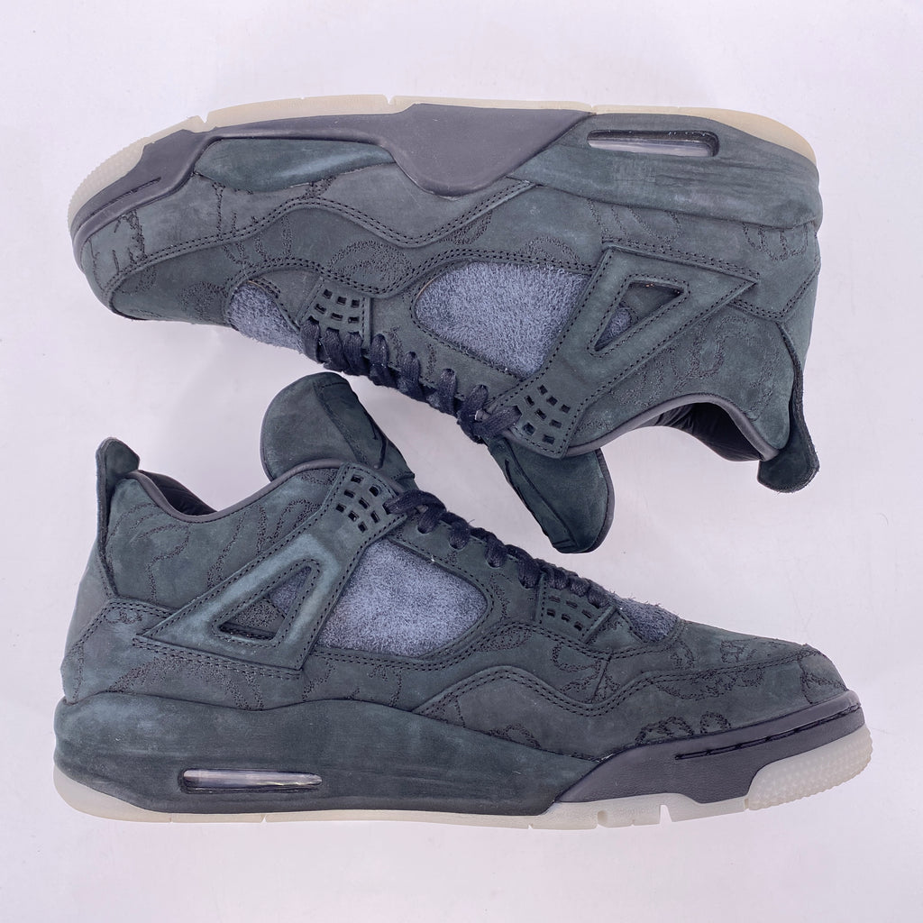 Air Jordan 4 Retro "Kaws Black" 2017 Used Size 12