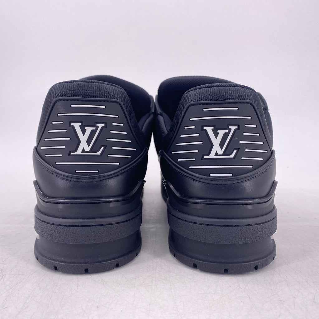 Louis Vuitton Trainer "Embossed Monogram" 2023 New Size 9LV