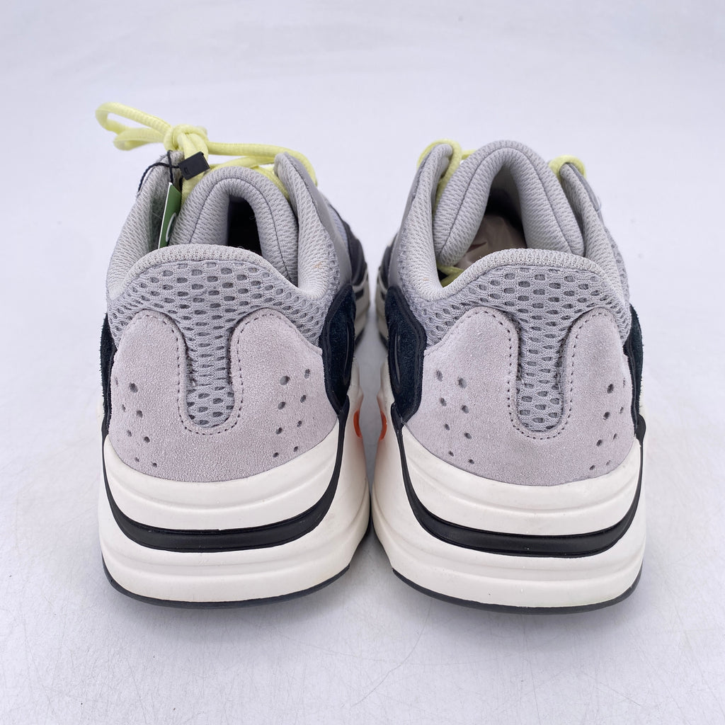 Yeezy 700 "Waverunner" 2018 Used Size 10