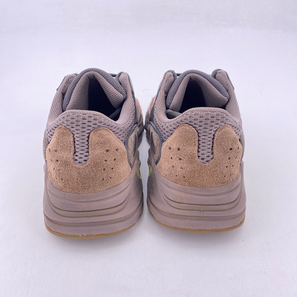 Yeezy 700 "Mauve" 2018 Used Size 9.5