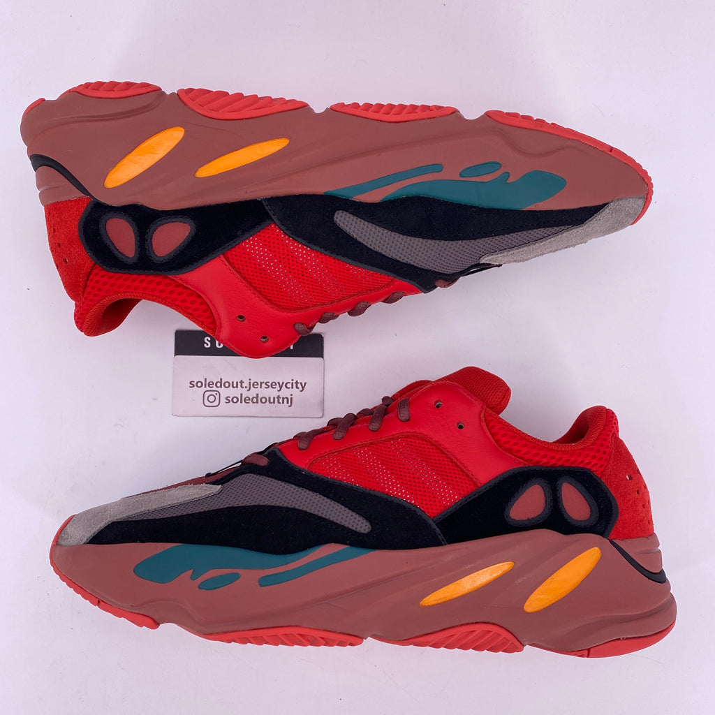 Yeezy 700 "Hi-Res Red" 2022 Used Size 12