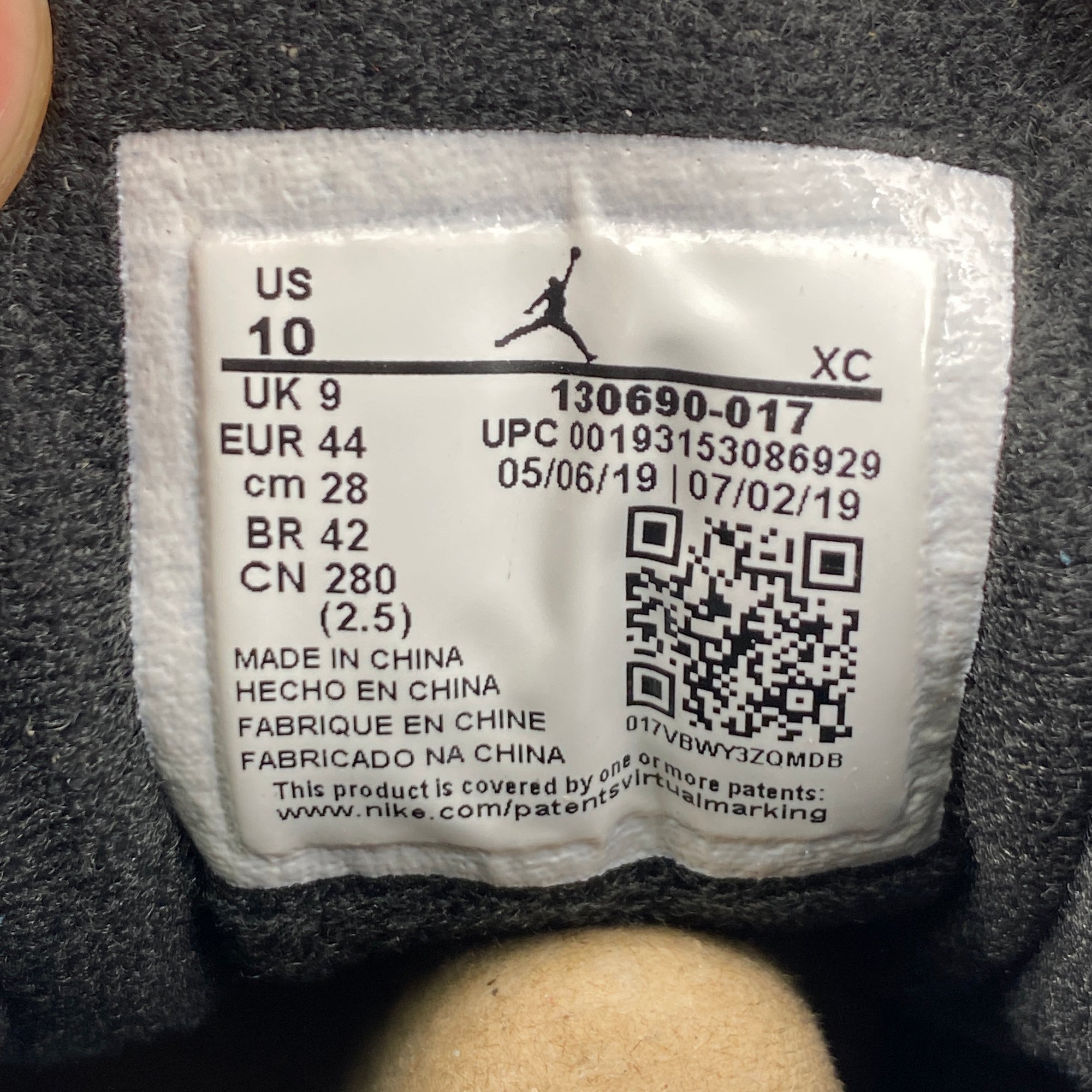nike air jordans white.on feet shoes black