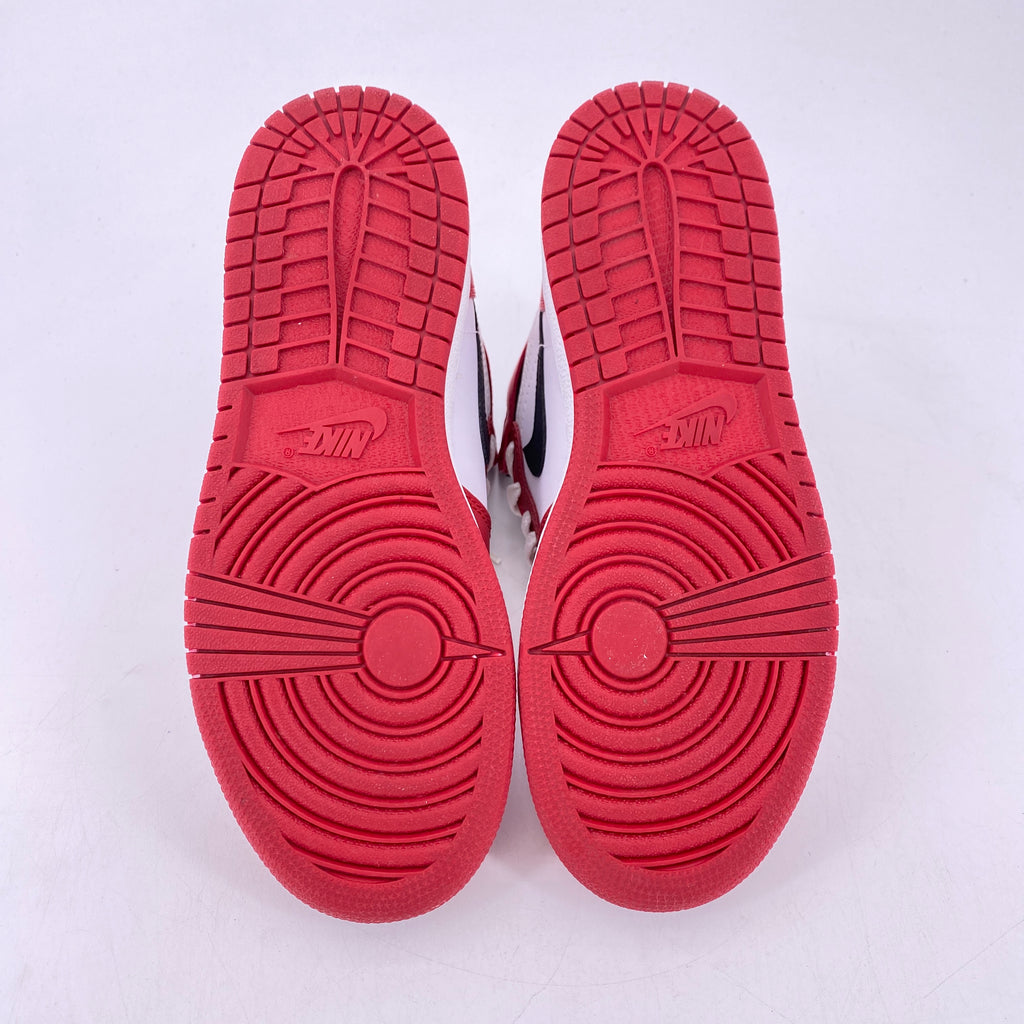 Air Jordan (GS) 1 Retro High "Chicago" 2015 Used Size 4Y