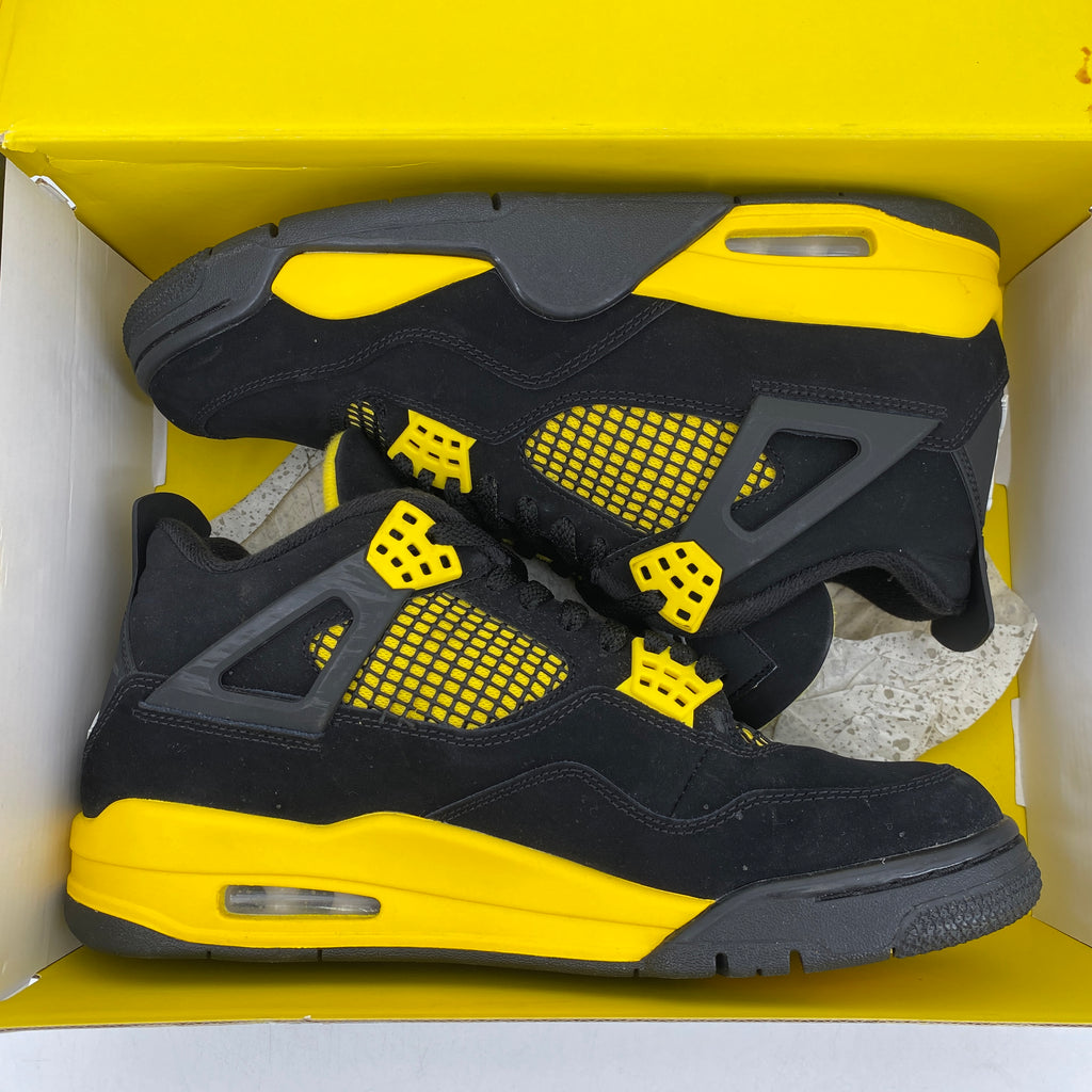 Air Jordan 4 Retro "Thunder" 2023 Used Size 9