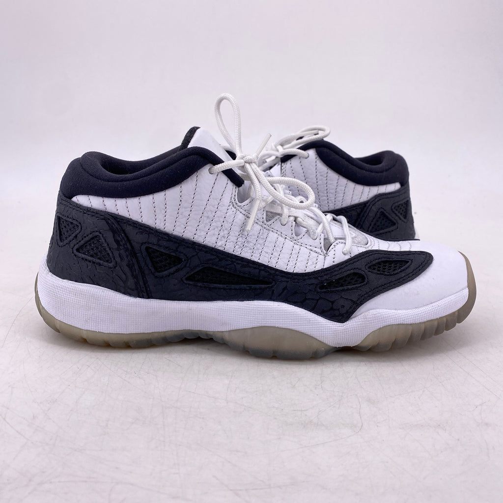 Air Jordan (GS) 11 Retro Low "White Black" 2011 Used Size 6.5Y