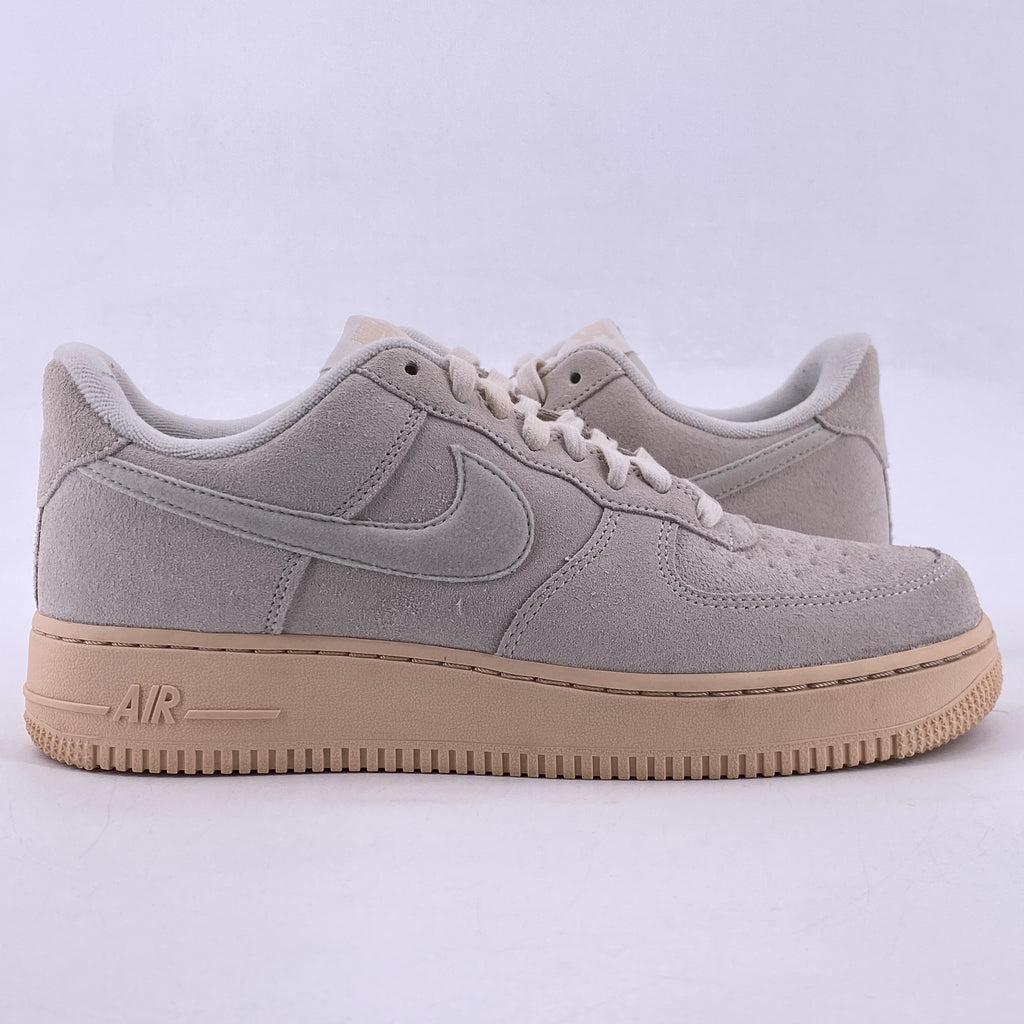 Nike Air Force 1 "Summit White Suede" 2021 Used Size 8.5