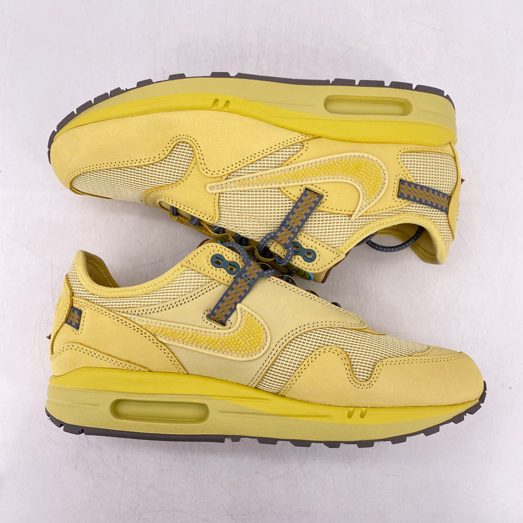 Nike Air Max 1 "Saturn Gold" 2022 Used Size 9.5