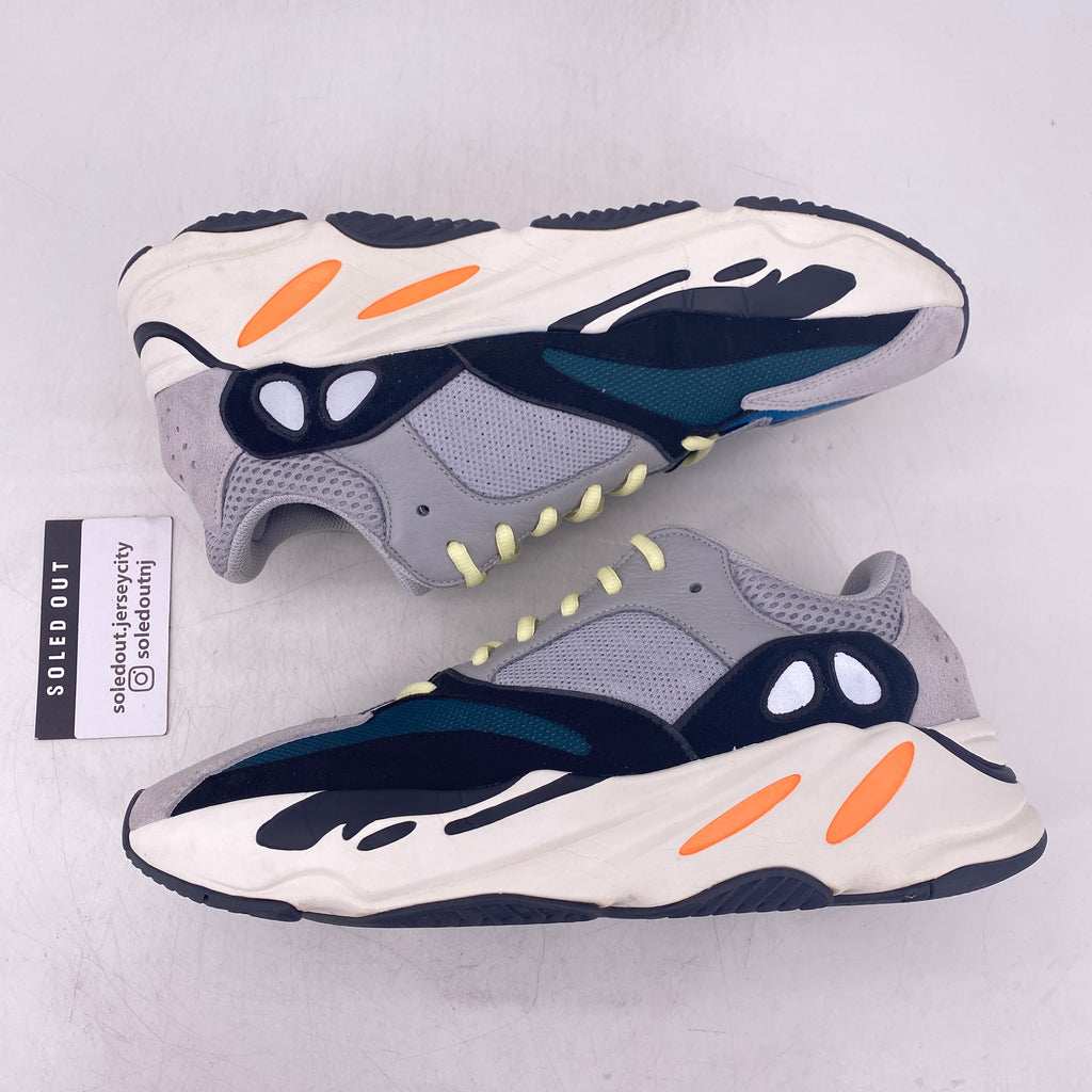Yeezy 700 "Waverunner" 2021 Used Size 11