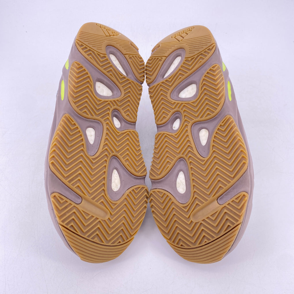 Yeezy 700 "Mauve" 2018 Used Size 9