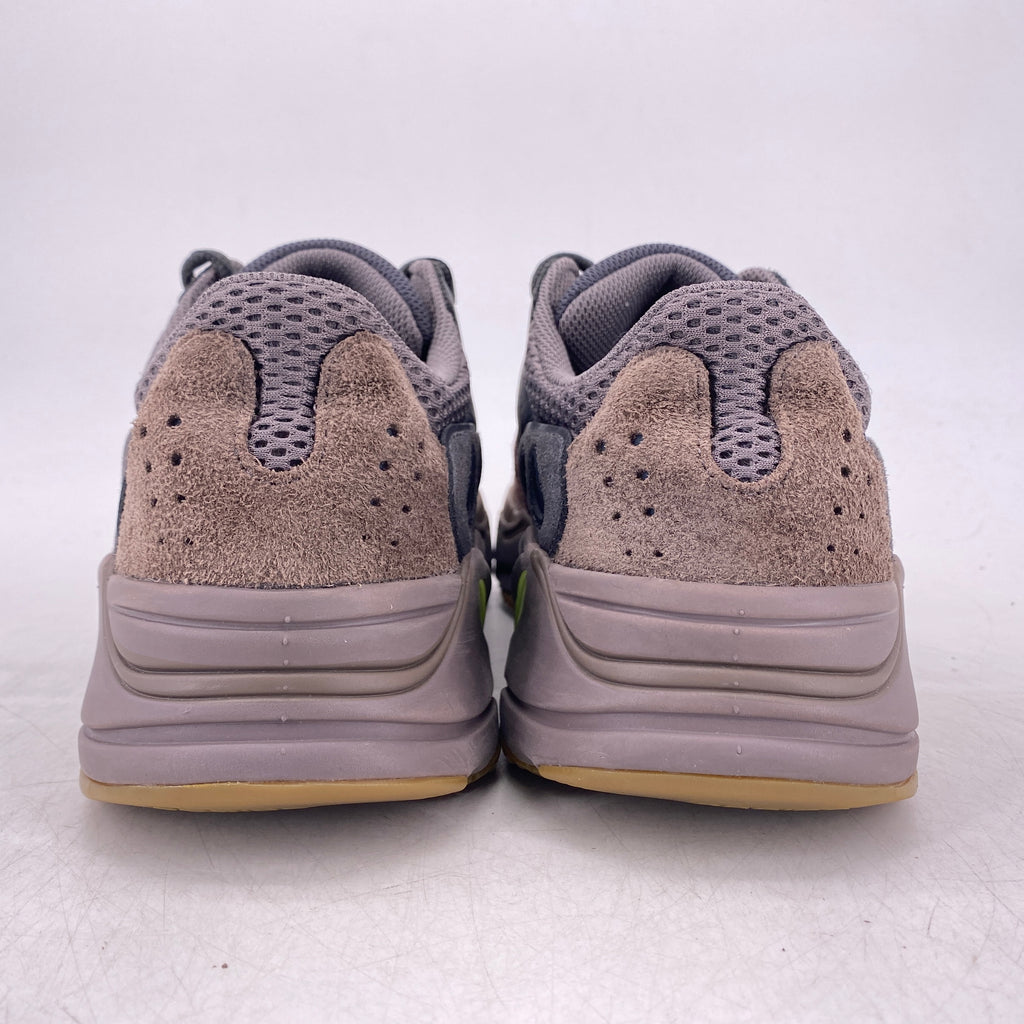 Yeezy 700 "Mauve" 2018 Used Size 9
