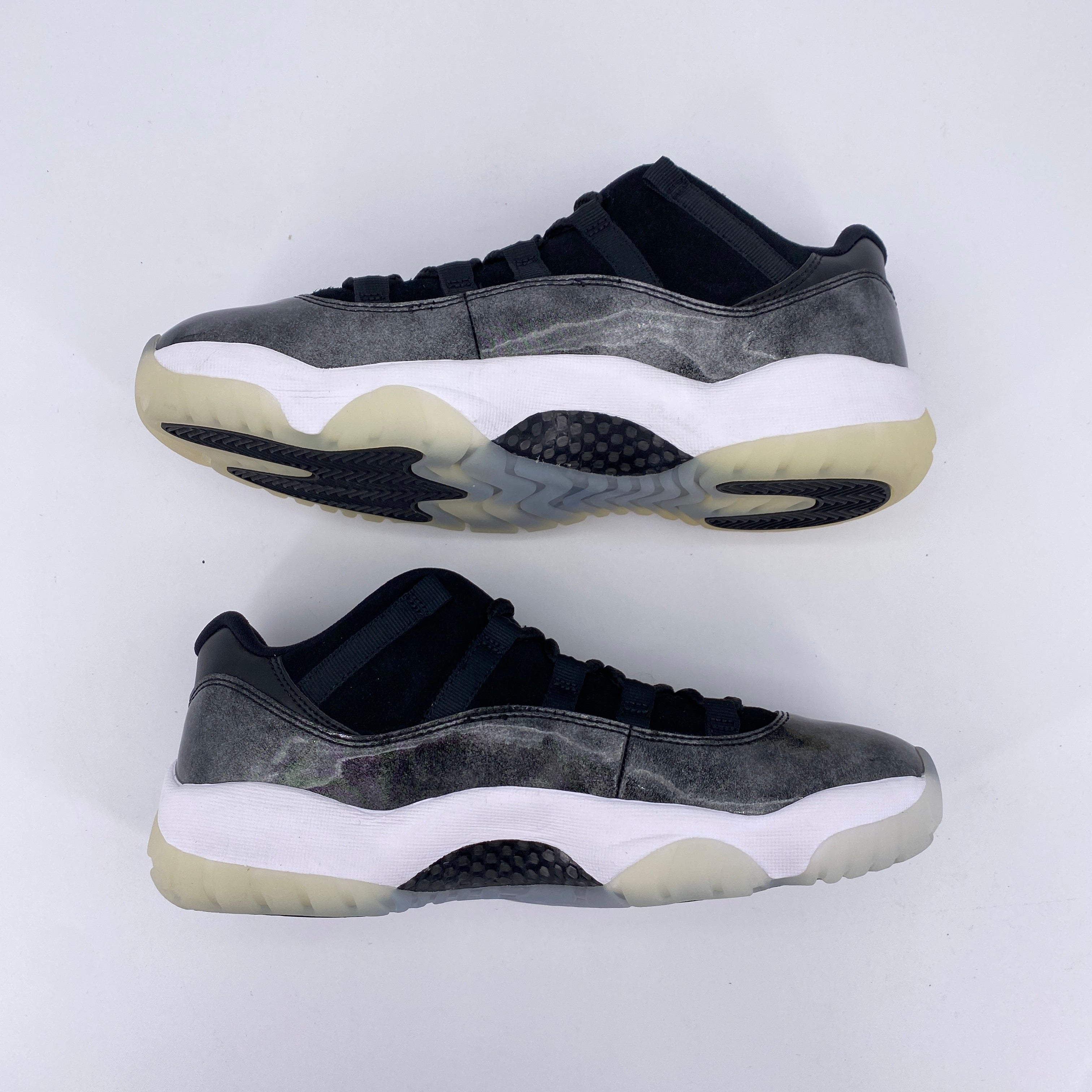 Nike Air Jordan 11- Retro Low hotsell Barons Black White 528896-010 GS SIZE 7Y WOMEN 8.5