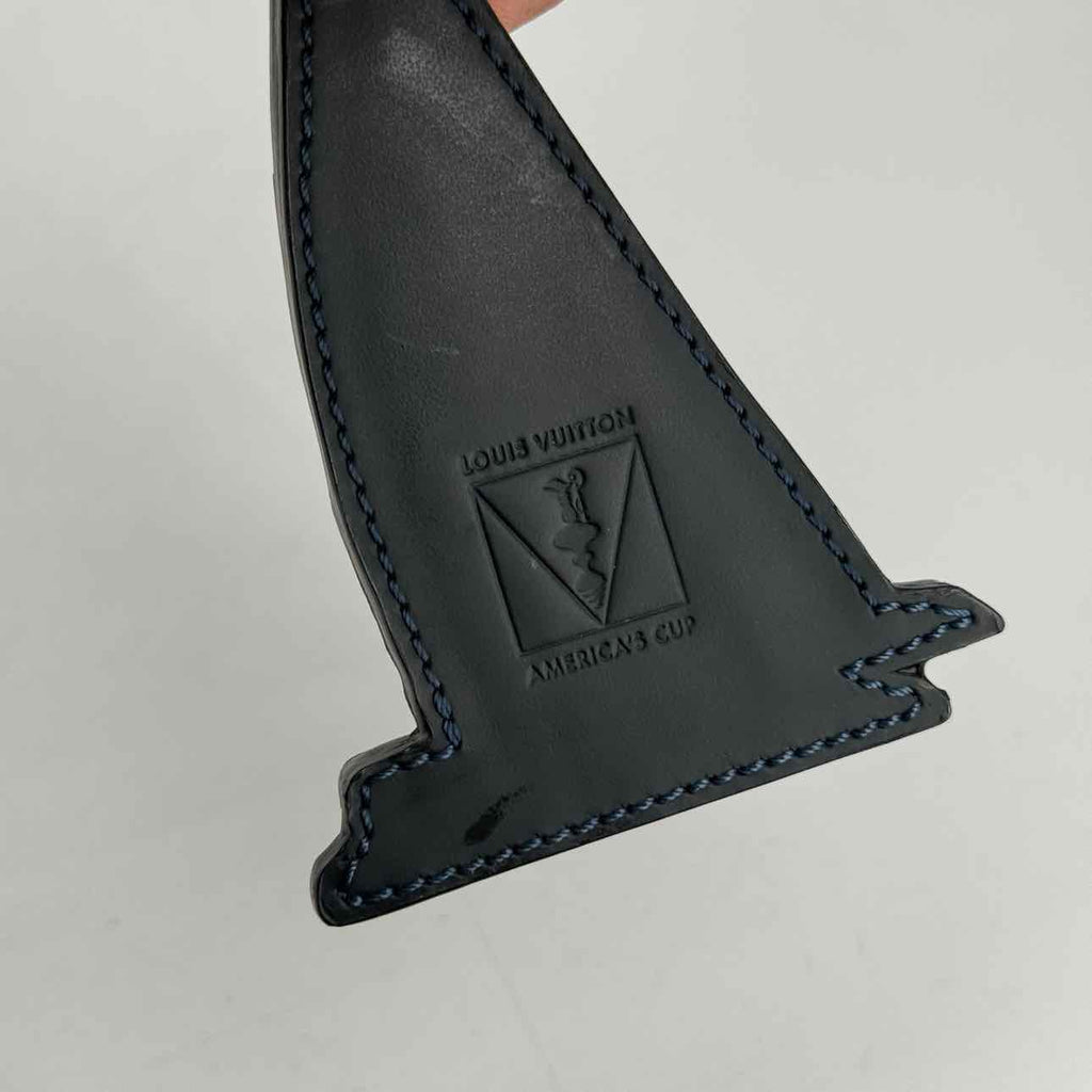 Louis Vuitton Keychain "BOAT" Used Red