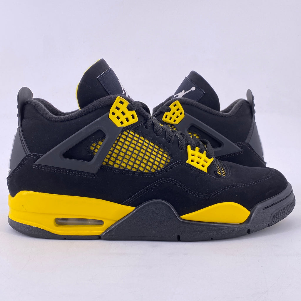 Air Jordan 4 Retro "Thunder" 2023 Used Size 9