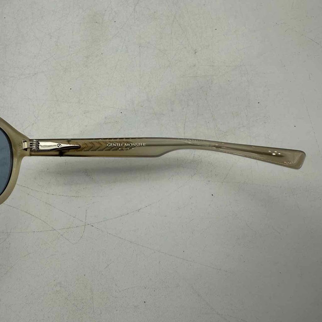 Gentle Monster Sunglasses "VON IC3" New Ivory Size OS
