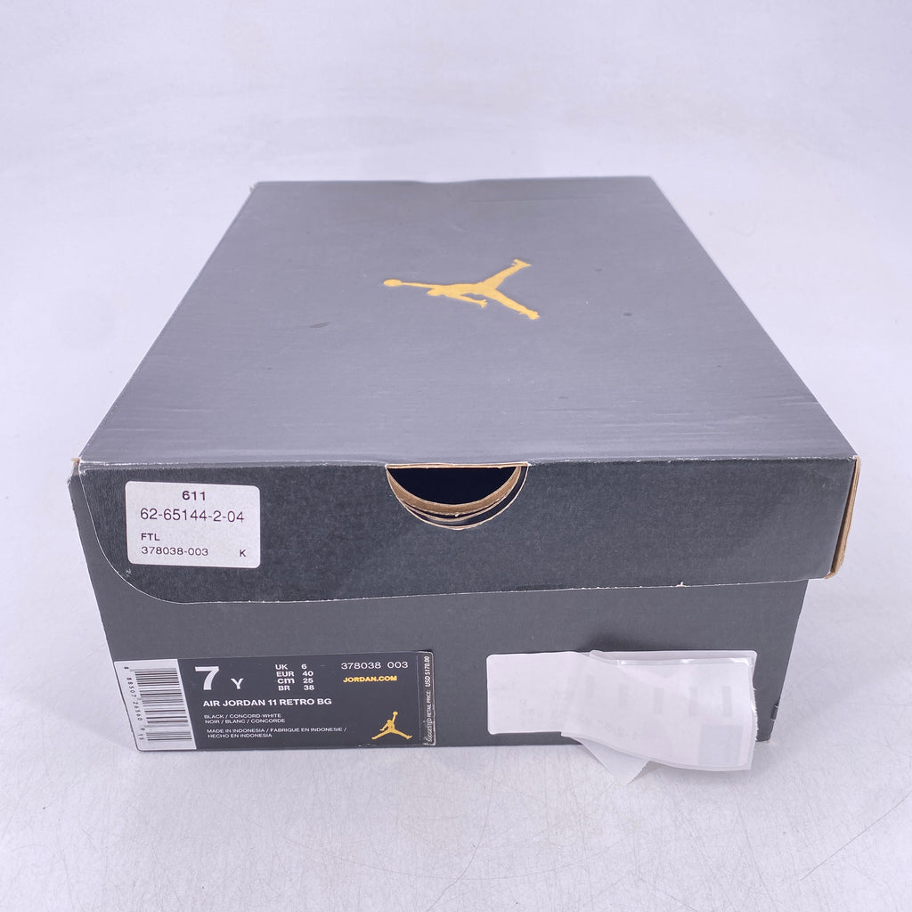 Air Jordan 11 Retro "Space Jam" 2016 Used Size 7Y