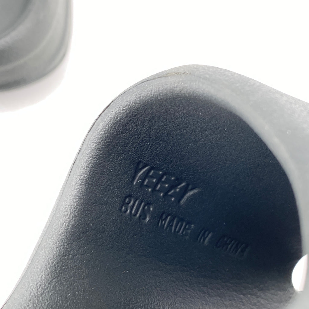 Yeezy Slide "Dark Onyx"  Used Size 8