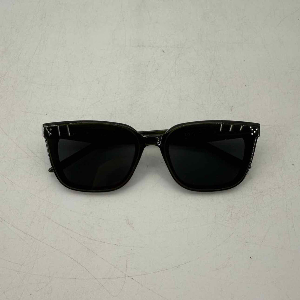 Gentle Monster Sunglasses "TOTE KC2" New Khaki Size OS