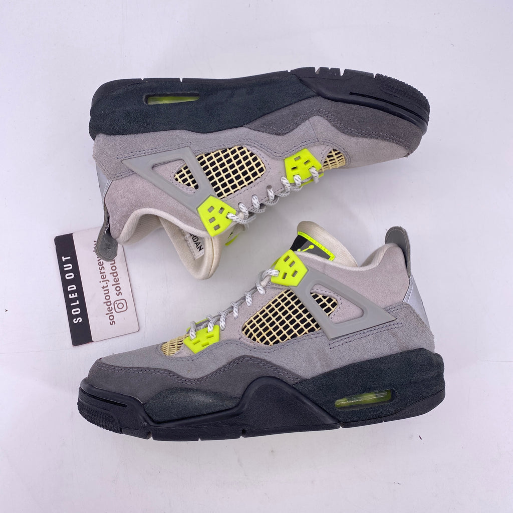 Air Jordan (GS) 4 Retro "Neon" 2020 Used Size 4Y