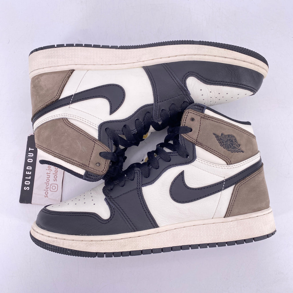 Air Jordan (GS) 1 Retro High "Mocha" 2020 Used Size 7Y